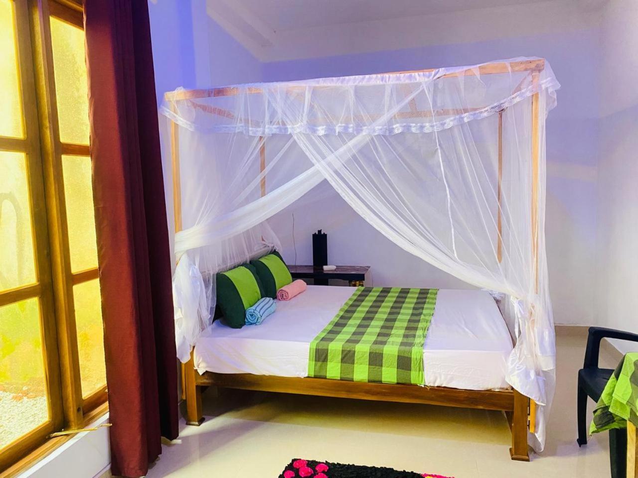 מיריסה Pradeep Guest House מראה חיצוני תמונה