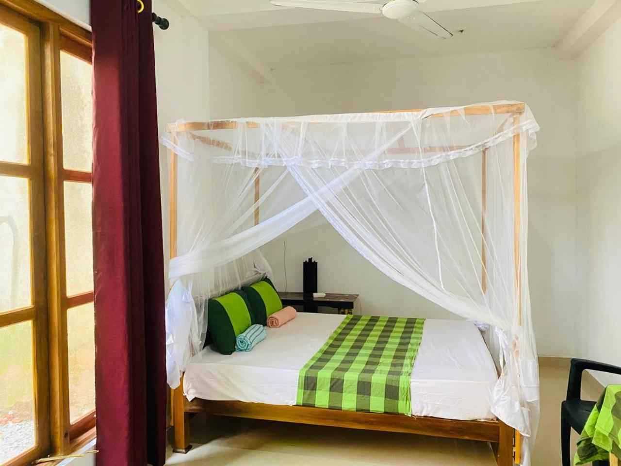 מיריסה Pradeep Guest House מראה חיצוני תמונה