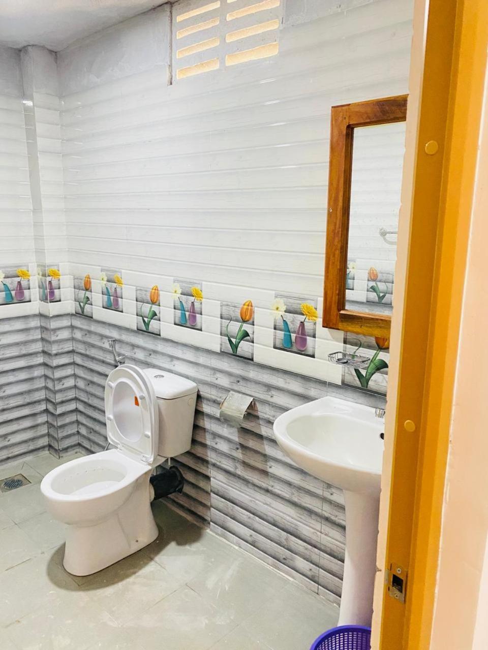 מיריסה Pradeep Guest House מראה חיצוני תמונה